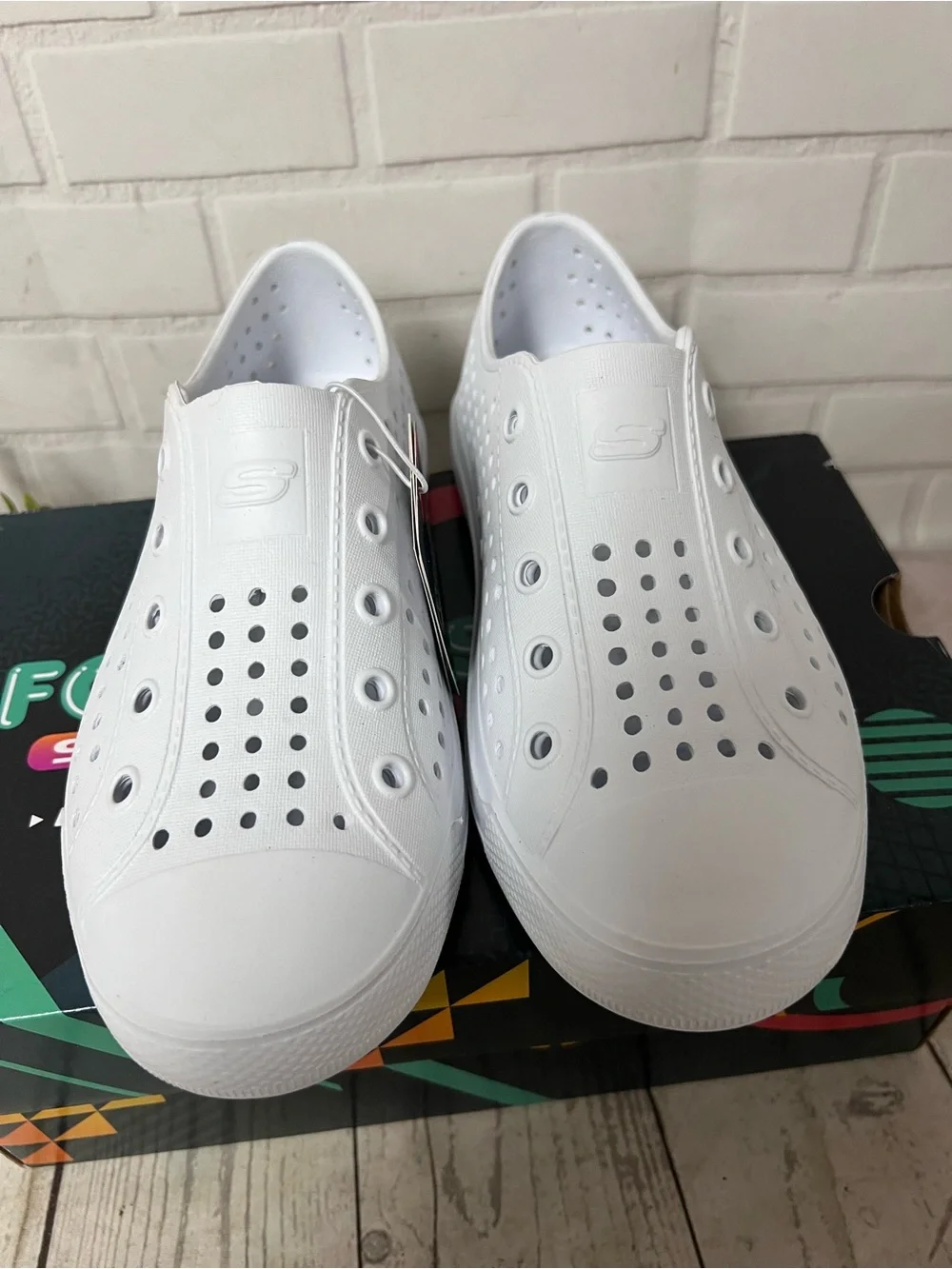Skechers Foamies Guzman Lite Kids Water Sneaker Shoes White Slip On Size 2 NIB